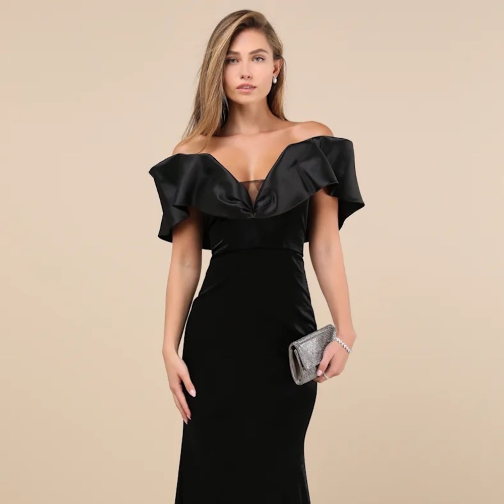 NEW Lulus Coveted Luxury Black Velvet Off-the-shoulder Maxi Dress - Size L